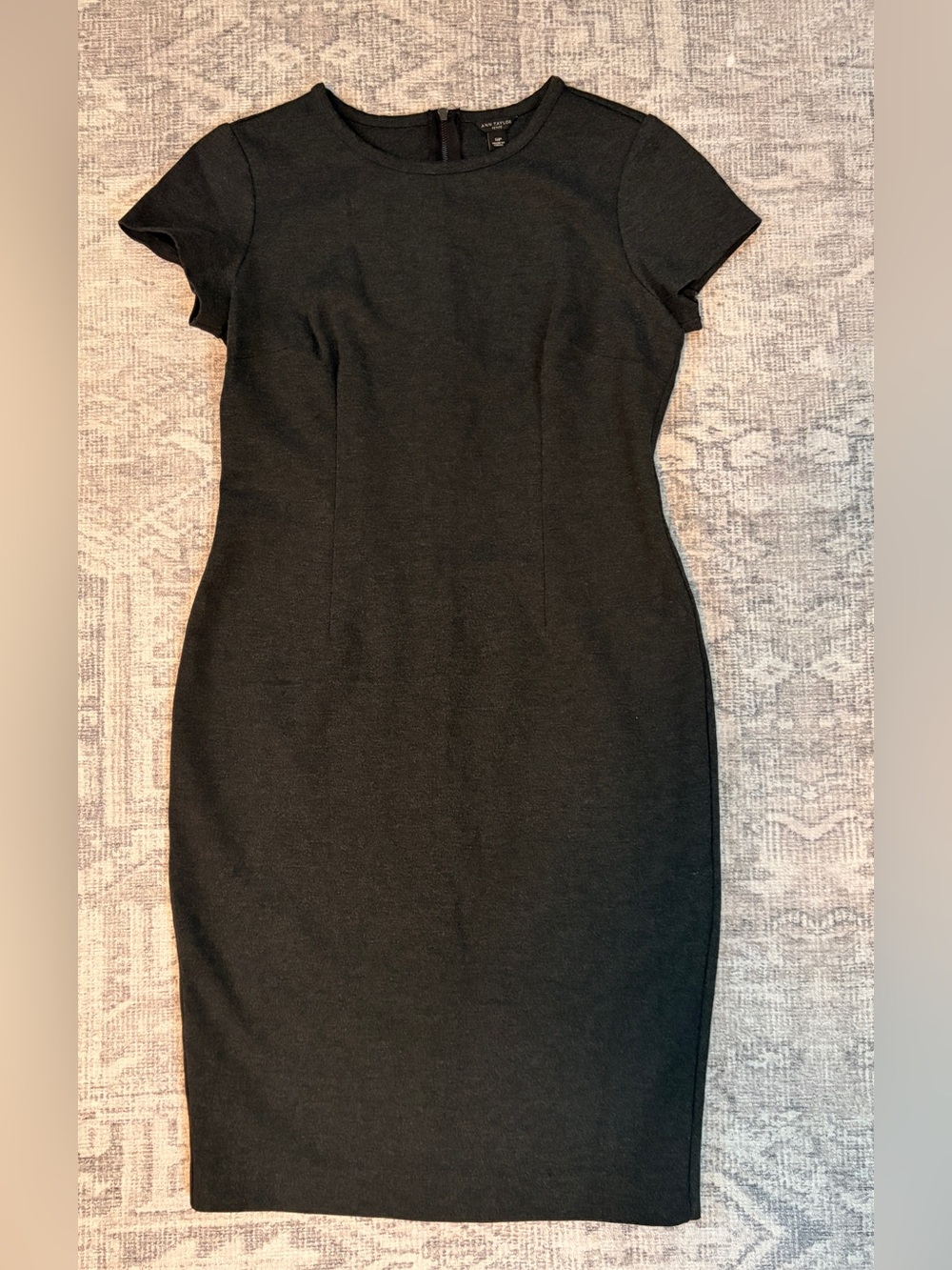 Ann Taylor Petite Charcoal Gray Sheath Dress Size SP Short Sleeve Career Work